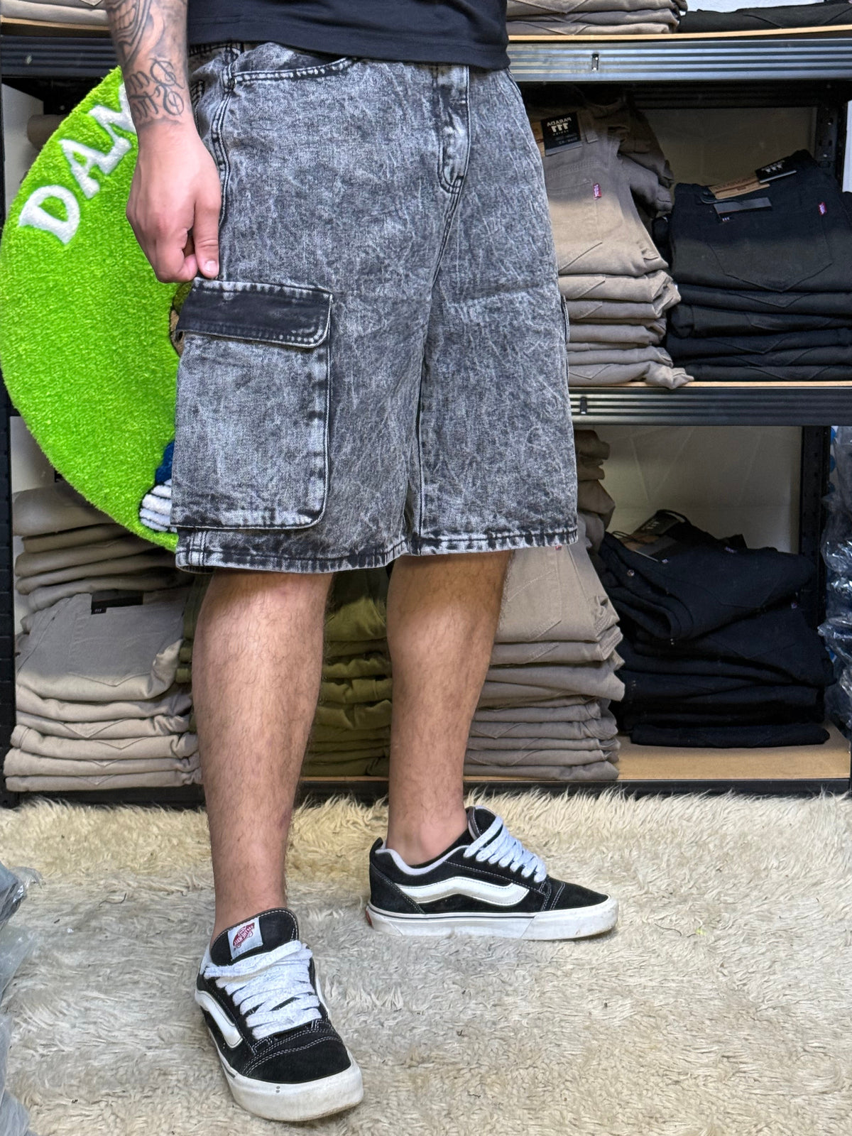 SHORT CARGO CHICAGO