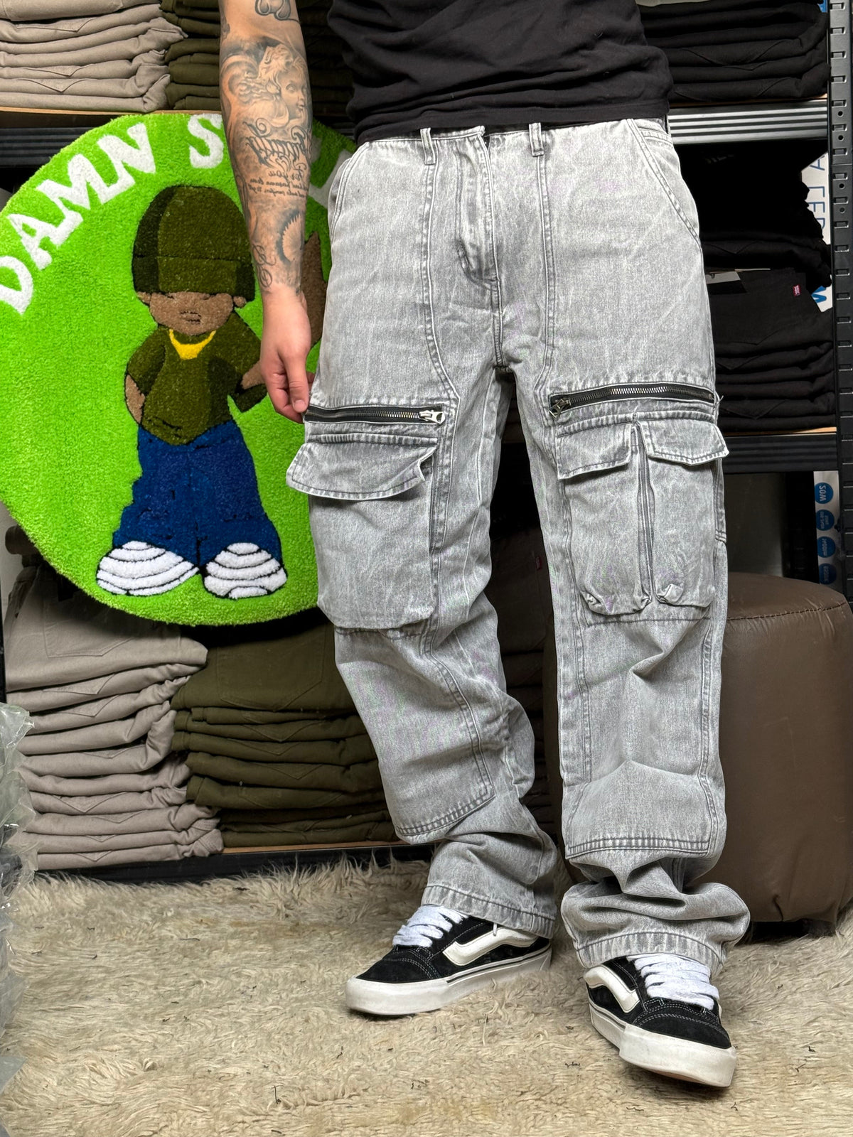 JEANS CARGO GRIS