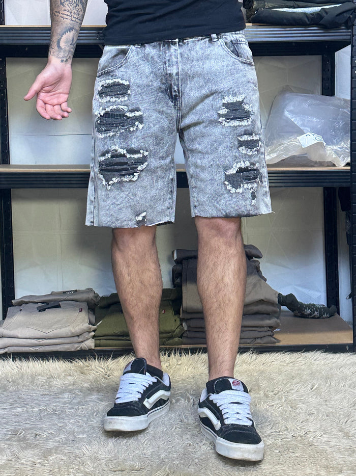 SHORT GRIS RASGADO
